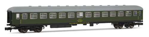 Arnold 4100 - Coach 2nd class passenger, type 8000 green, BB8640 RENFE