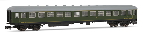 Arnold 4101 - Coach 2nd class passenger, type 8000 green, BB8705 RENFE