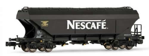 Arnold 6122 - Hopper wagon, type Uanpps with lettering “NESCAFE”