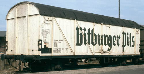 Arnold 6241 - Refrigerated wagon “Bitburger Pils”, type Tnfhs DB