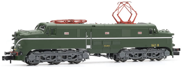 Arnold HN2343S - Spanish Diesel Locomotive 277.048 of the RENFE (Sound)