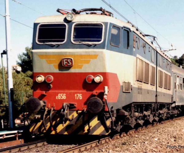 Arnold HN2512S - Italian Electric locomotive class E.656 of the FS (Sound)