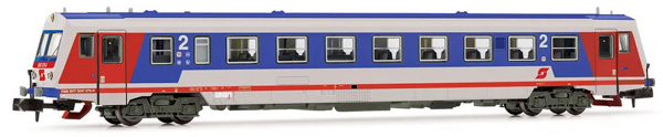 Arnold HN2521S - Class 5047 diesel railcar, grey/red/blue livery (DCC Sound)