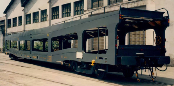 Arnold HN4350 - 2-unit set DDMA autotransporter, original livery