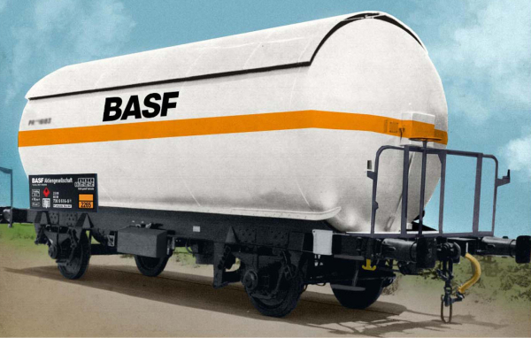 Arnold HN6476 - BASF, 2-unit pack of 2-axle gas tank wagon