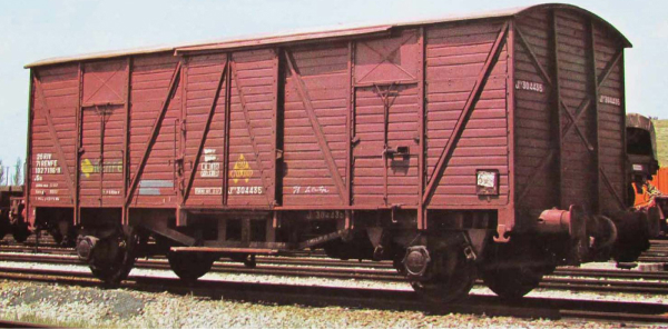 Arnold HN6480 - R.N. 2-unit pack Closed wagon J3, livery red