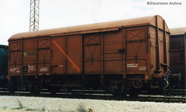 Arnold HN6518 - 2-unit pack 2-axle closed wagon J2 vagones aislantes