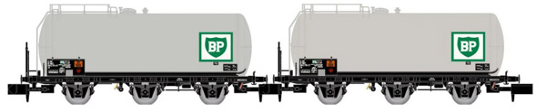Arnold HN6608 - 2-unit pack of 3-axle tank wagons, TOTAL