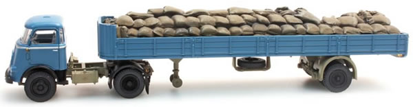 Artitec 487.801.20 - Load of coal bags for DAF single axle trailer