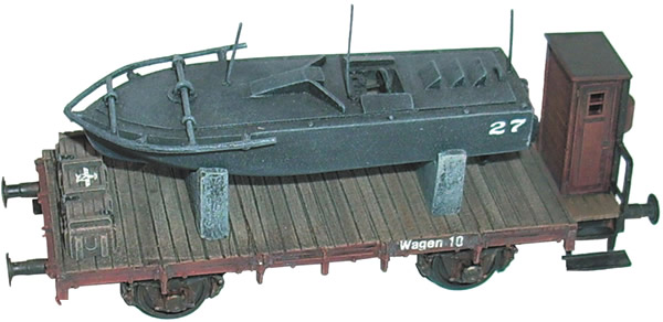 Artmaster 80435 - LINSE boat, (filled with explosives to be used as a torpedo) on a flat car