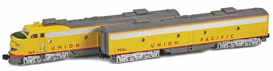 AZL 62600-4S - USA Diesel Locomotive Set E8 A 952 A, 968 B A-B of the UP