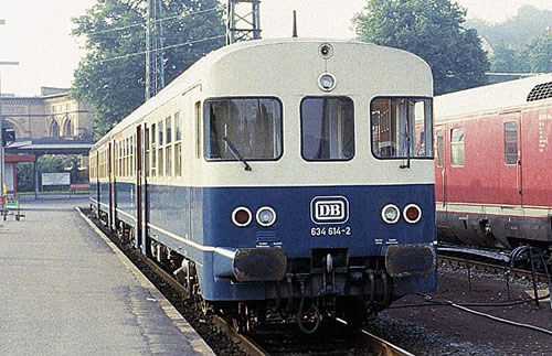 Bemo 1621820 - German Diesel Railcar Set Class 634 607/614 of the DB