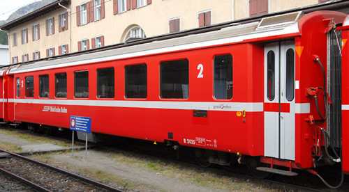Bemo 3240165 - Swiss Passenger Coach B 2435 unit car II of the RhB