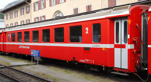 Bemo 3241166 - Swiss Passenger Coach AB 1566 unit car II of the RhB