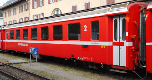 Bemo 3242165 - Swiss Passenger Coach AB 1566 unit car II of the RhB