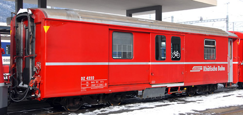 Bemo 3248123 - Swiss Baggage Car DZ 4232 of the RhB