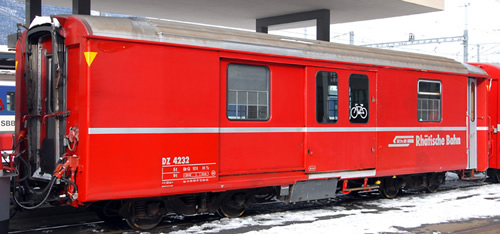 Bemo 3248131 - Swiss Baggage Car DZ 4231 of the RhB