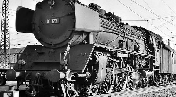 Brawa 40906 - German Steam Locomotive BR 01 of the DB (DC Digital Extra w/Sound)