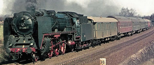 Brawa 40914 - German Steam Locomotive BR 01 of the DR (DC Digital Extra w/Sound)