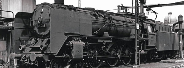 Brawa 40928 - German Steam Locomotive BR 01 of the DR