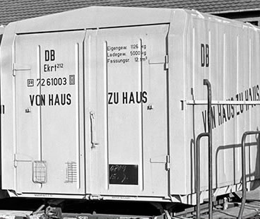 Brawa 49103 - German Container Car BTmms 58, with Ekrt 212 of the DB