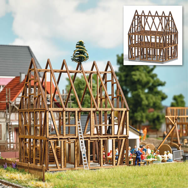 Busch 1370 - Skeleton frame of a half-timbered house