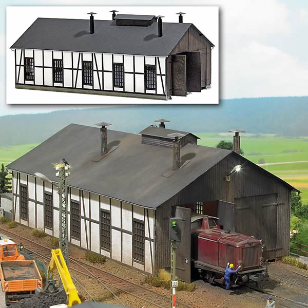 Busch 1423 - Half-timbered Locomotive Shed