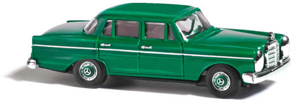Busch 40403 - Mercedes-Benz 220 Green