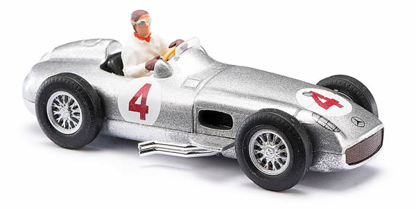 Busch 47002 - MB Silberpfeil mit Fahrer J. M. Fangio