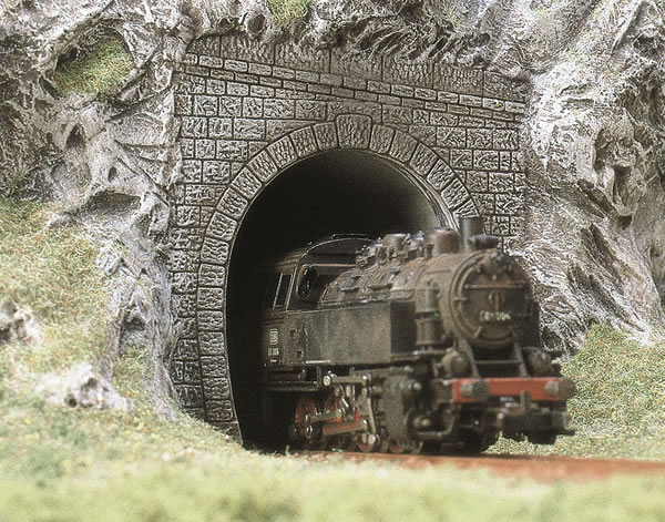 Busch 7025 - 2 Tunnel portals