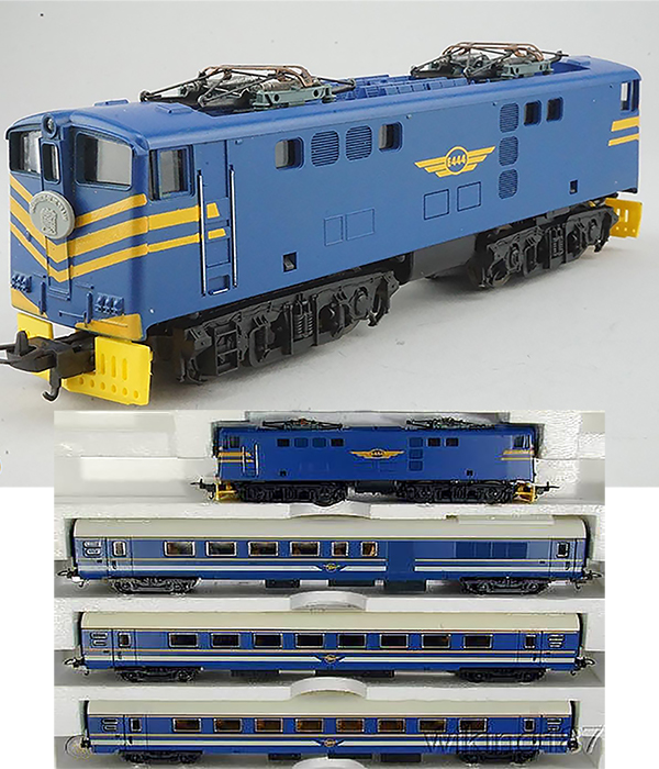 Consignment 149745 - Lima 149745 South African Electric Locomotive E444 with 3 Passenger Coaches of the SAR