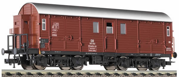 Consignment 5395 - Fleischmann 5395 4-axled horse transporter wagon with brakemans cab, type GGvwehs
