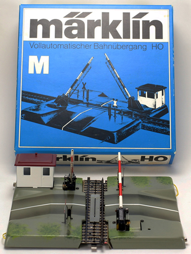 Consignment 7192 - Marklin 7192 - Fully Automatic Grade Crossing