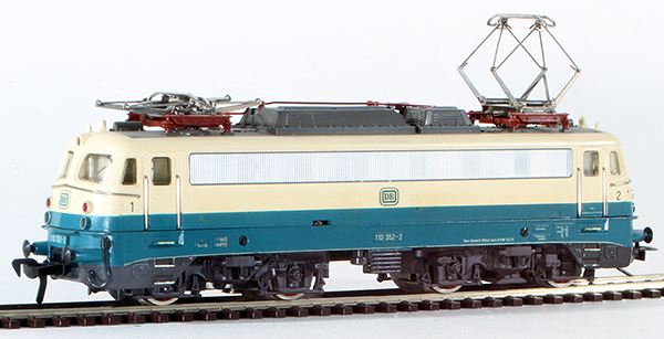 Consignment FL4338 - German Electric Locomotive BR 110 of the DB