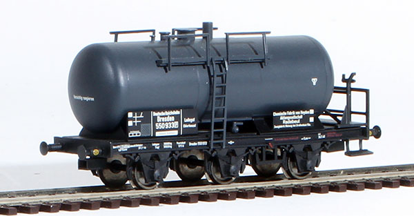 Consignment LIL235490 - Liliput German Chemical Tank Car of the DR