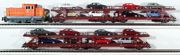 Consignment MA2863 - Marklin German Auto Transport Train Set with 16 Volkswagen Autos