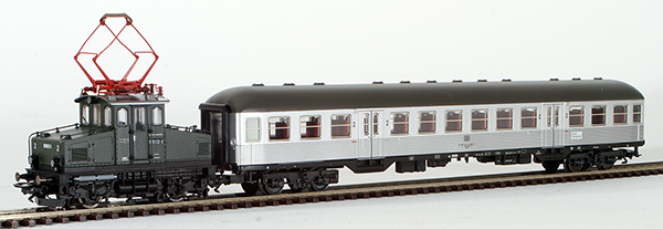 Consignment MA28974 - Marklin German Electric Locomotive Class E 69 with 2nd Class Silberling Coach of the DB