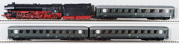 Consignment MA29094-A - Marklin German 4-Piece Passenger Train with BR 01 Steam Locomotive of the DB
