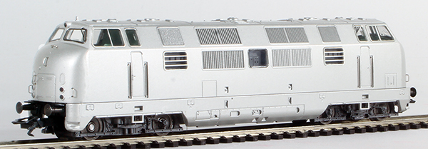 Consignment MA3581 - German Diesel Locomtive BR 221 (Special Metal Edition)