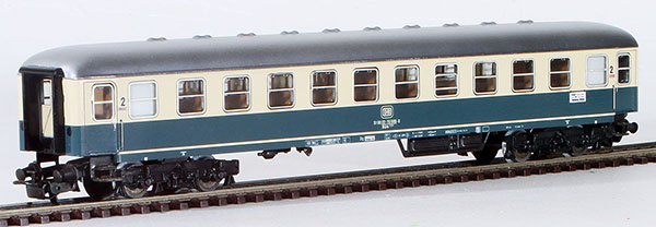 Consignment MA4112 - Marklin German 2nd Class Express Coach of the DB