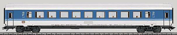 Consignment MA4327 - German Passenger Car with Figures