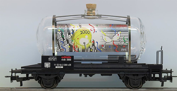 Consignment MA44529 - Marklin 2000 Club Car Glass Gas Tank Car