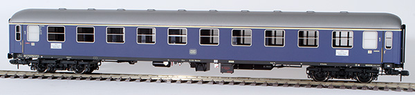 Consignment MA58013 - Marklin 58013 - DB type Aüm-61 Express Train Passenger Car