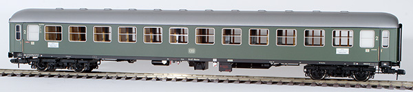 Consignment MA58024 - Marklin 58024 - DB type Büm-61 Express Train Passenger Car