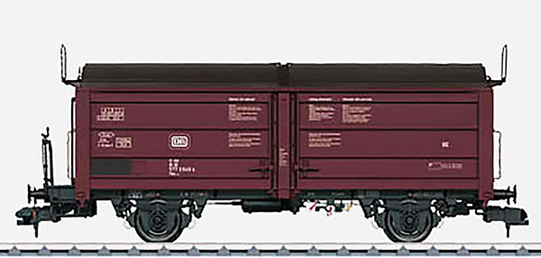 Consignment MA58331 - Marklin German Sliding Roof / Sliding Wall Boxcar Tims 858 of the DB