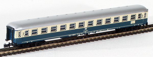 Consignment MA8721 - Marklin German 2nd Class (Turquoise/Beige) Passenger Car of the DB