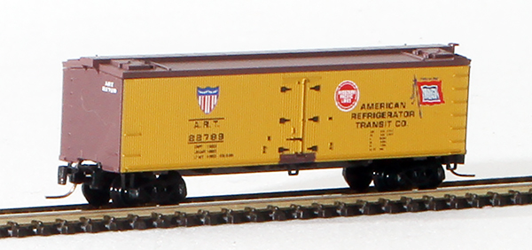 Consignment MT51800042 - Micro-Trains American 40 Wood-Sheathed Reefer w/ Flush Door & Vertical Brakewheel