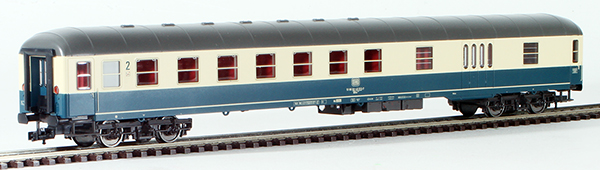 Consignment PI59629 - Piko German Express Combination Baggage and 2nd Class Coach of the DB