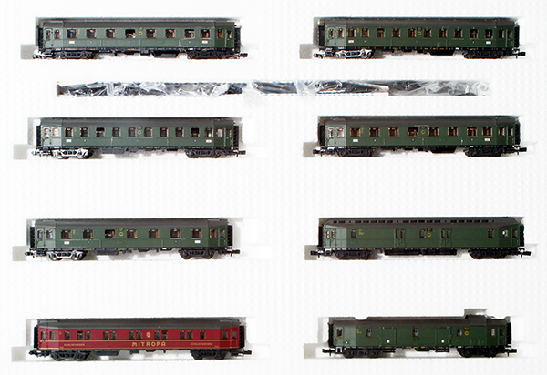 Consignment RO02062S - Roco German 8-Piece Passenger Car Set of the DRG