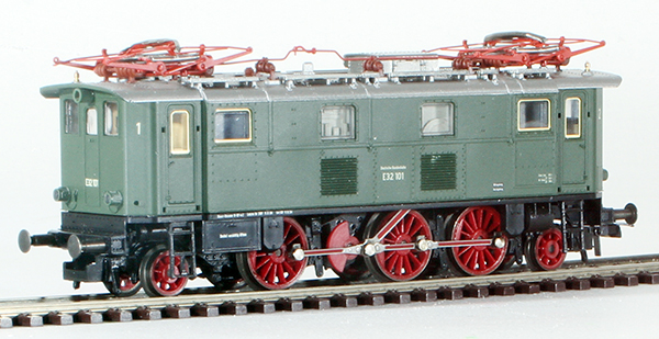 Consignment RO4145S - German Electric Locomotive E32 of the RBSR/DR